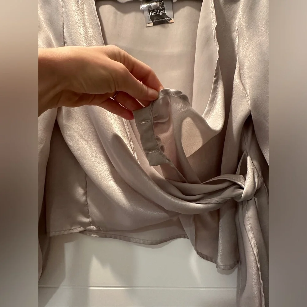 Miss love silver gray wrap long sleeve v neck blouse top business casual NWT M - Picture 12 of 15